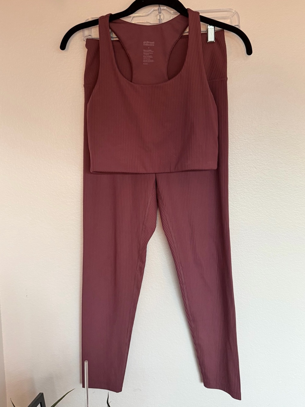 Ribbed Compression Set In Goji View 2